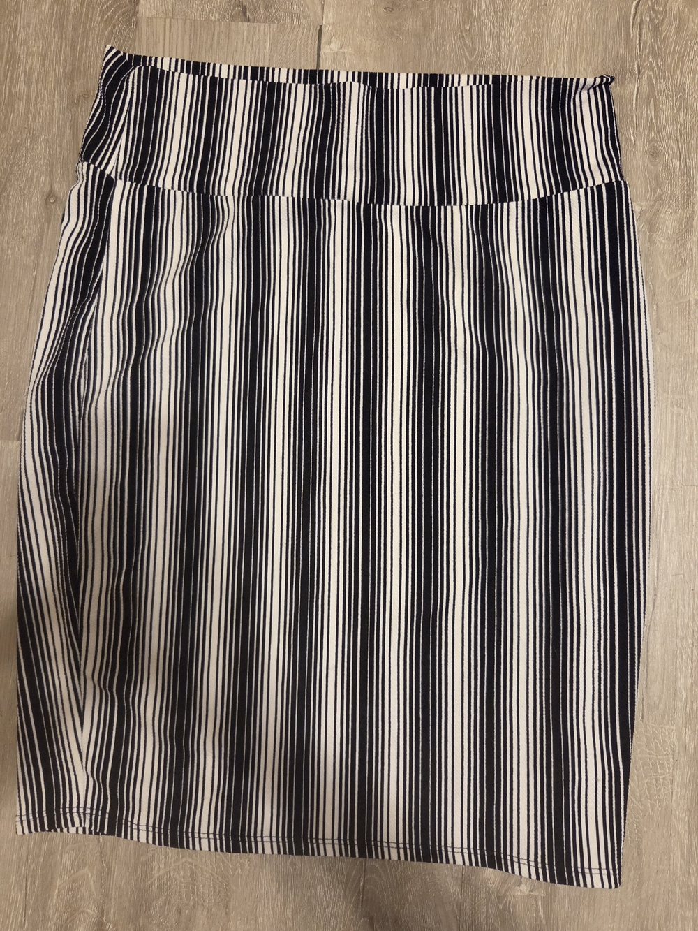 LuLaRoe Black and White Vertical Stripe Pencil Skirt